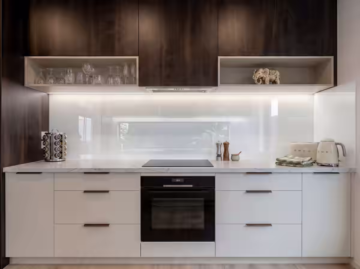 Glass splashback